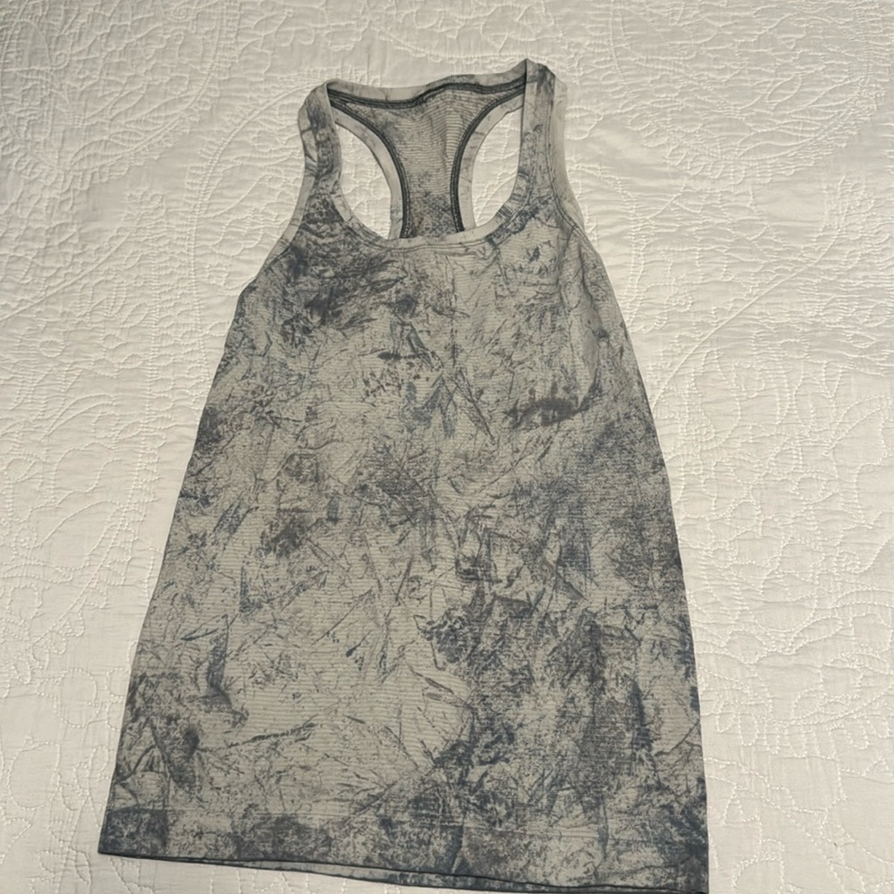 Women’s lululemon tank